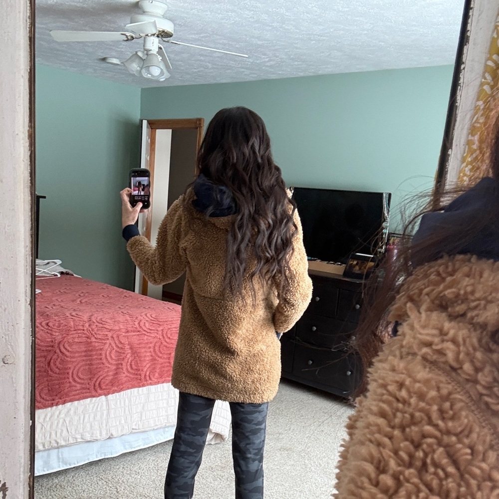 Patagonia Brown Teddy Jacket with Navy Accents - Picture 3 of 7